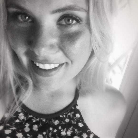 Meet your Posher, Amanda - Picture 7 of 8