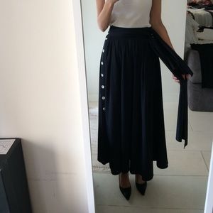 Full skirt