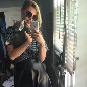 Meet your Posher, Corinne