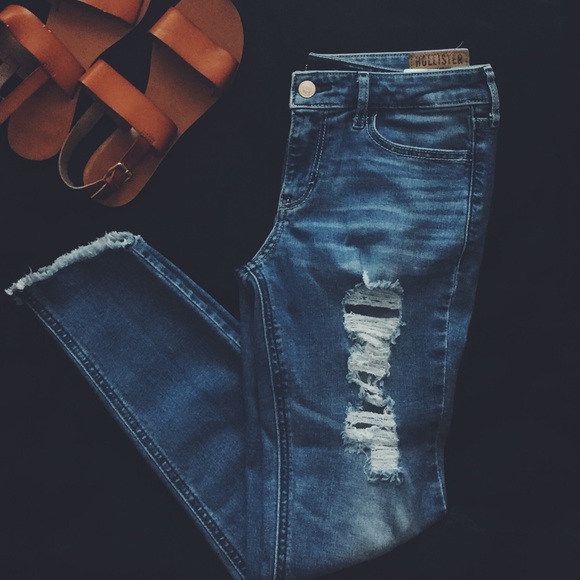 Hollister crop skinny distressed jeans