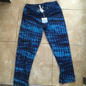 NWT Onzie capri length leggings ! Yoga !