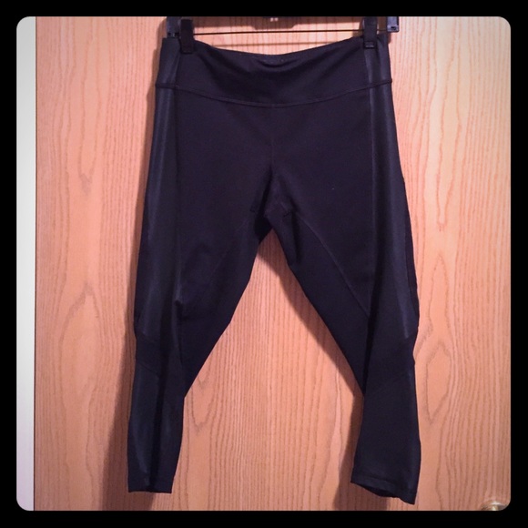 Zella cropped yoga pants, size M
