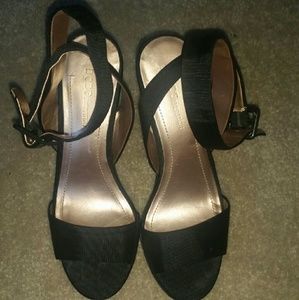 Bcbg black wedges