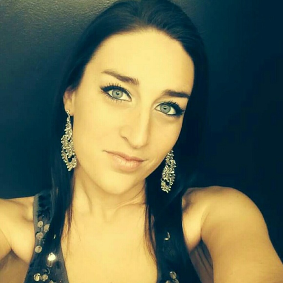 Meet your Posher, Amanda - Picture 1 of 1