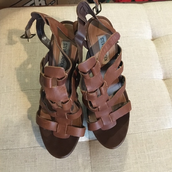 Steve Madden platform sandals