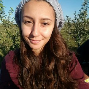 Meet your posher host!