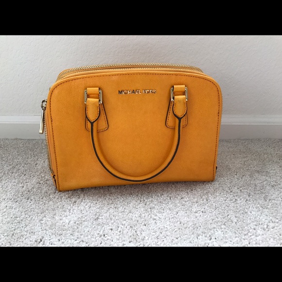 Michael Kors Reese medium Satchel