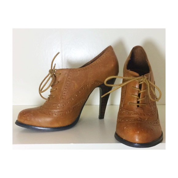 Aldo lace up Oxford Booties 💕
