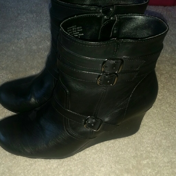 Kenneth Cole wedge booties