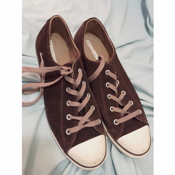 Low top brown suede Converse