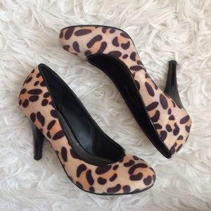 Leopard print high heel pumps size 5.5 M