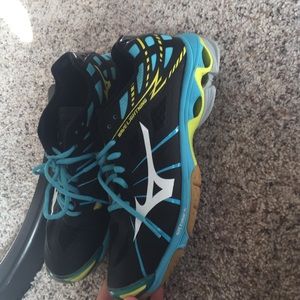 Mizuno volleyball shoes