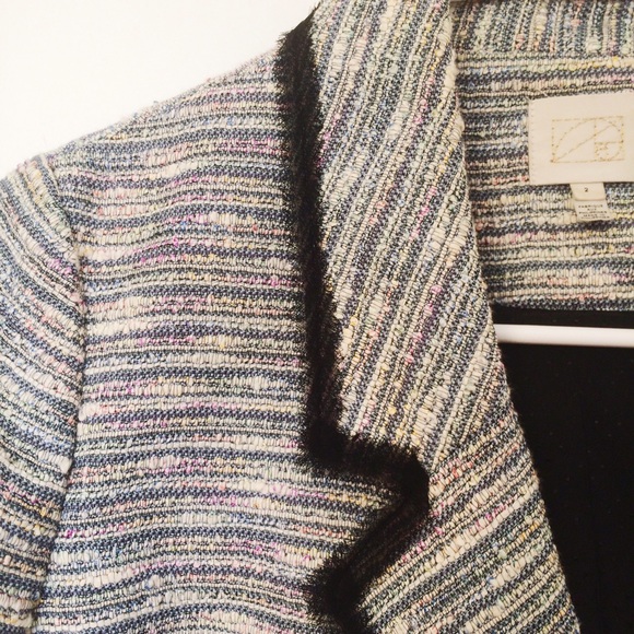 SOLD! EUC Anthropologie tweed blazer. Size 2 - Picture 2 of 3