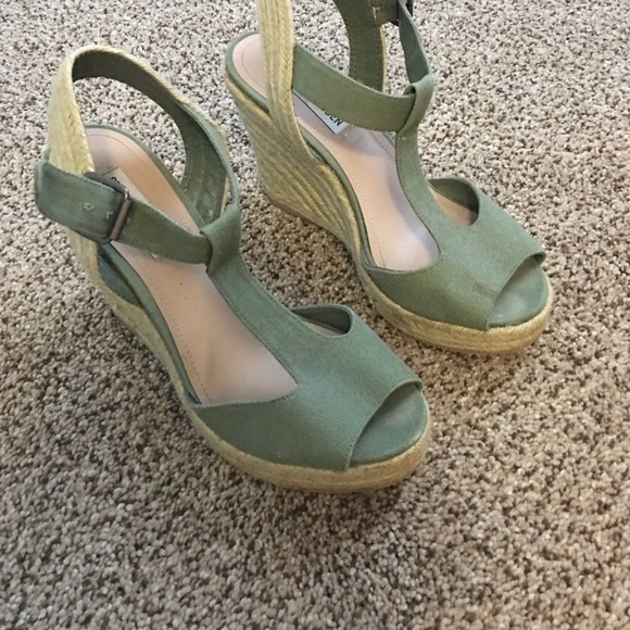 Steve Madden green wedges