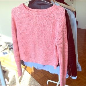 Short light pink sweater