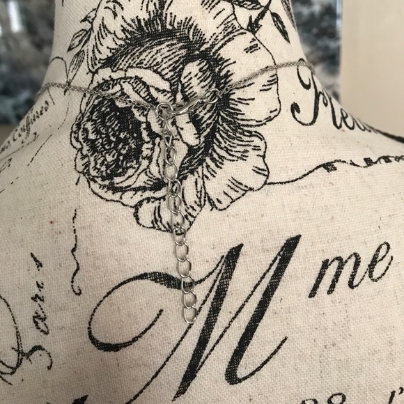 🖤Last One🖤Silver Toned Feather Necklace - Picture 4 of 5