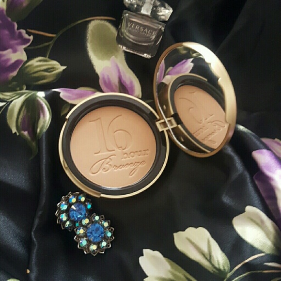 Too Faced Endless Summer 16hr long wear Bronzer