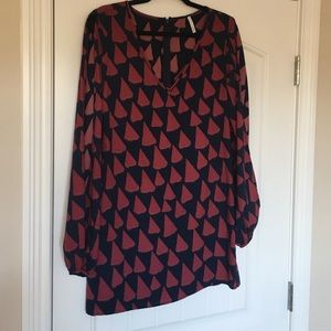 V-Cut, Open long sleeve dress