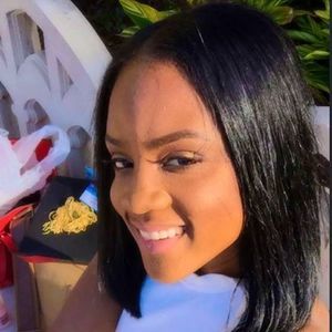 Meet your Posher, Simone