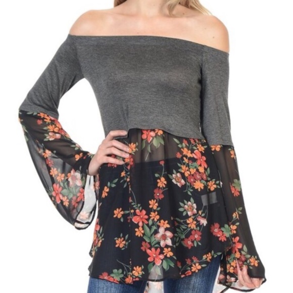 ❄️More Shoulder Floral Envy Top ❄️ 2 Left - Picture 3 of 5