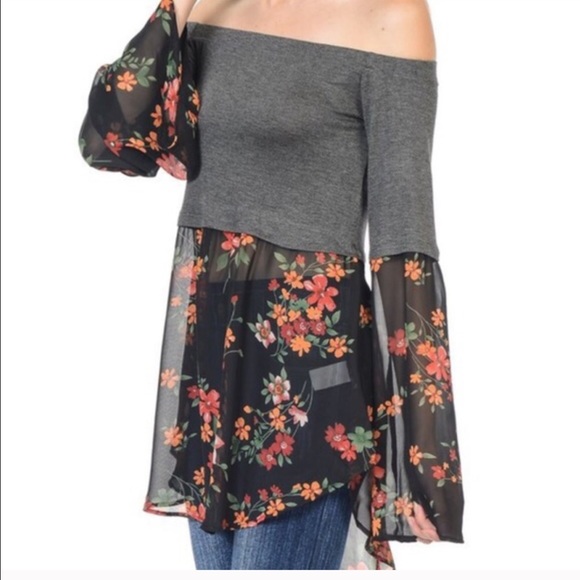 ❄️More Shoulder Floral Envy Top ❄️ 2 Left - Picture 5 of 5