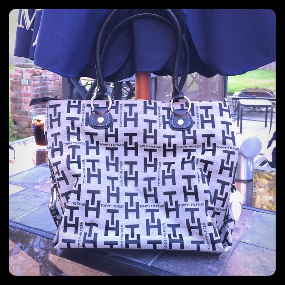 Flash Sale‼️‼️Tommy Hilfiger Tote