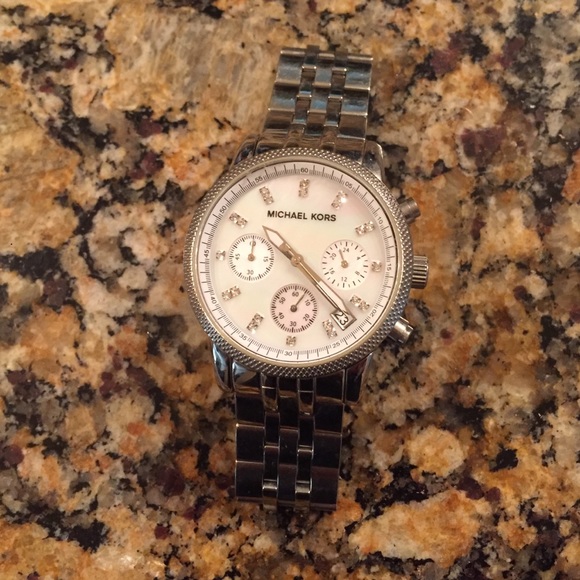 Michael Kors stainless women's watch - Picture 1 of 3