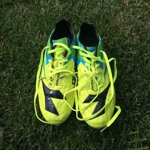 Diadora yellow soccer cleats size 7 woman's