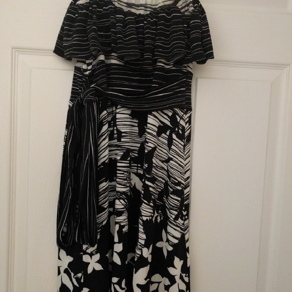 BCBG white&black dress - Picture 3 of 4