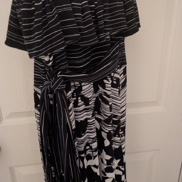 BCBG white&black dress - Picture 4 of 4