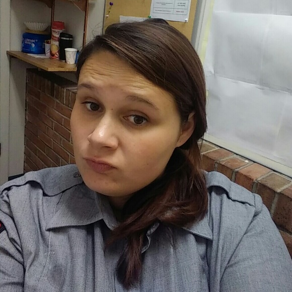 Meet your Posher, Kayla