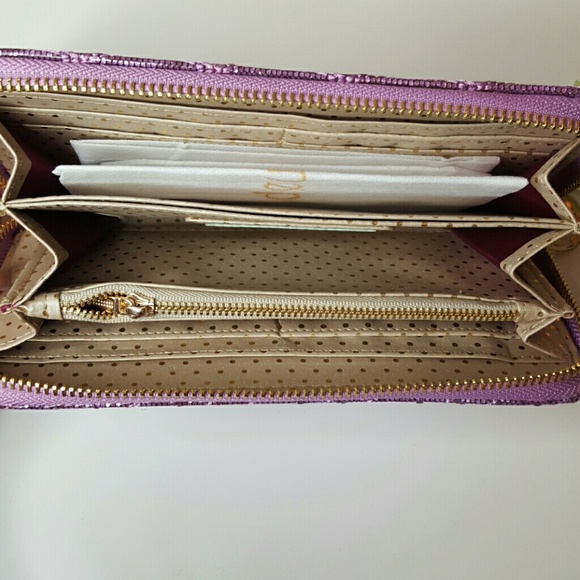 Pink Wallet - Picture 4 of 4