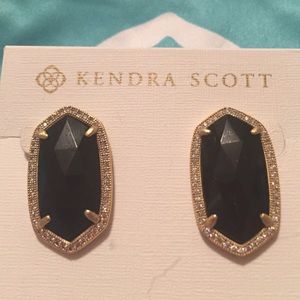 ❌SOLD❌ LUXE Elsie Stud Earrings in Black