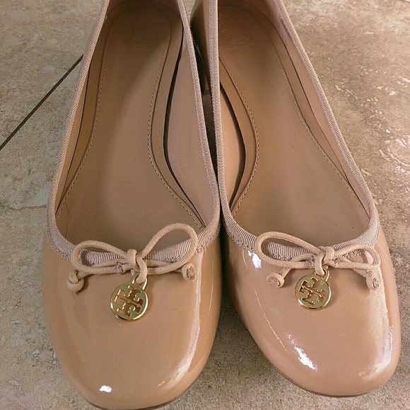 Tory Burch Chelsea patent leather pumps