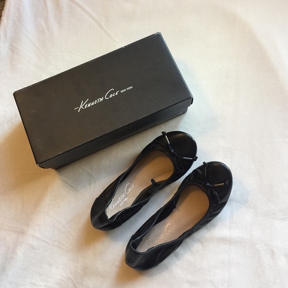 Black Kenneth Cole Flats