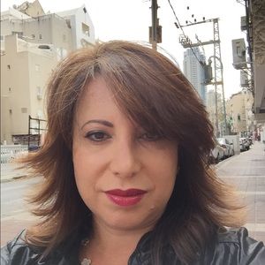 Meet your Posher, Angela