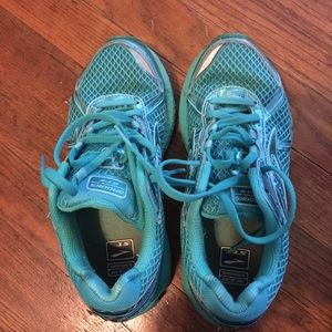 Gts brooks running shoes