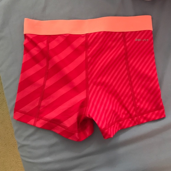 Nike Pro Shorts - Picture 2 of 3