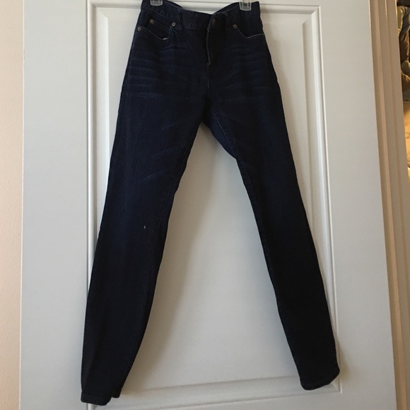 Vineyard Vines Dark Wash Ankle Jeans