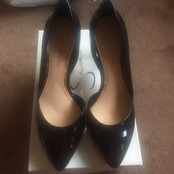 Jessica Simpson pumps