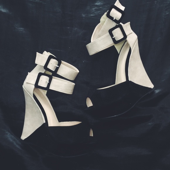Color block wedges