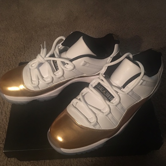 Jordan's 11 - Picture 3 of 4