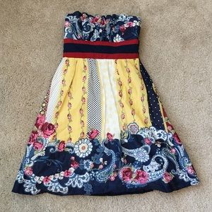 Unique printed strapless dress