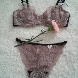 Holiday sale! Transparent lace embroidery bra set.