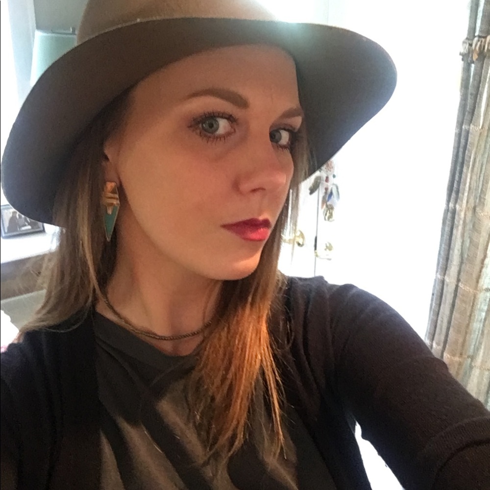 Meet your Posher, Taylor