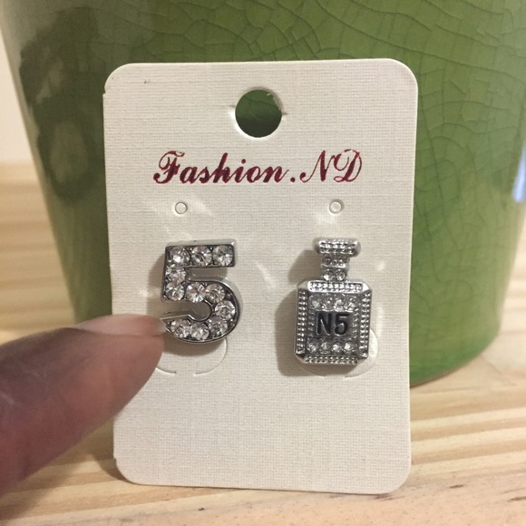 NEW! No. 5 earrings