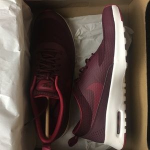 Brand New Nike Air Max Thea - Size 10 - Maroon