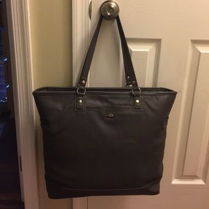 Thirty One Fashion Editor and Zipper Pocket