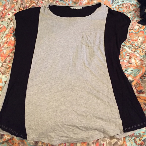 Grey and black cap sleeve tee Olive & Oak