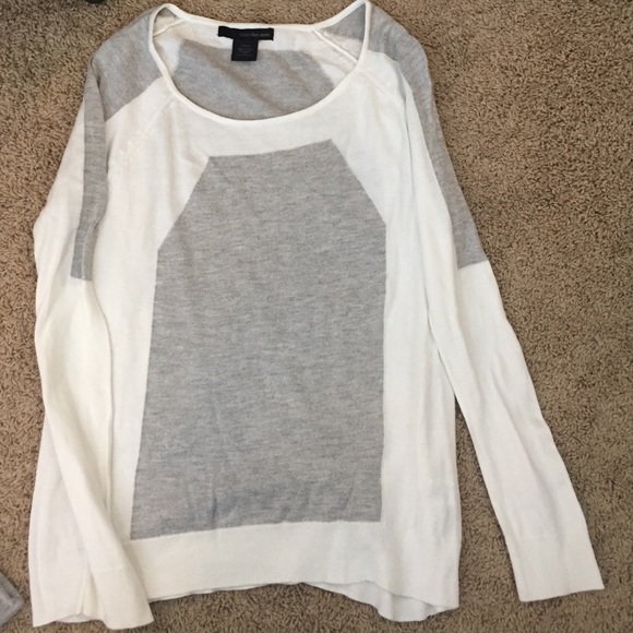 Calvin Klein color blocking light weight sweater!